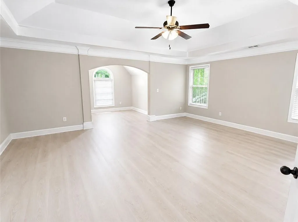 5 bed, 4.0 bath, 2800 sqft, $3,000 — Photo 4