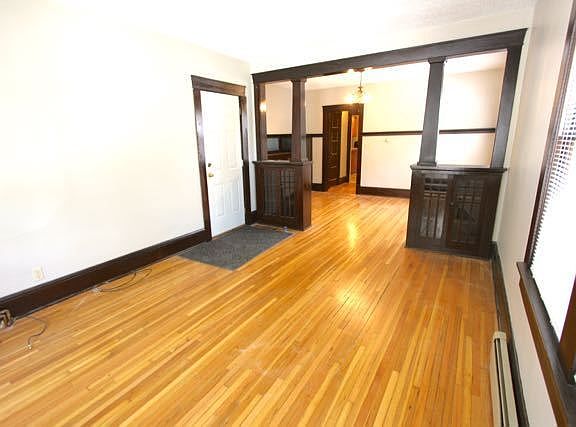 4th image of 184 Saratoga St N APT 1
