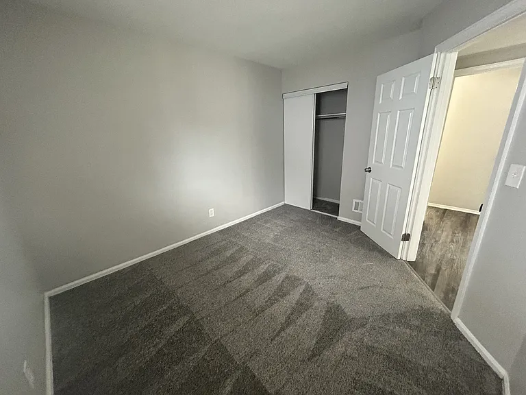 Secor Flats — Photo 72