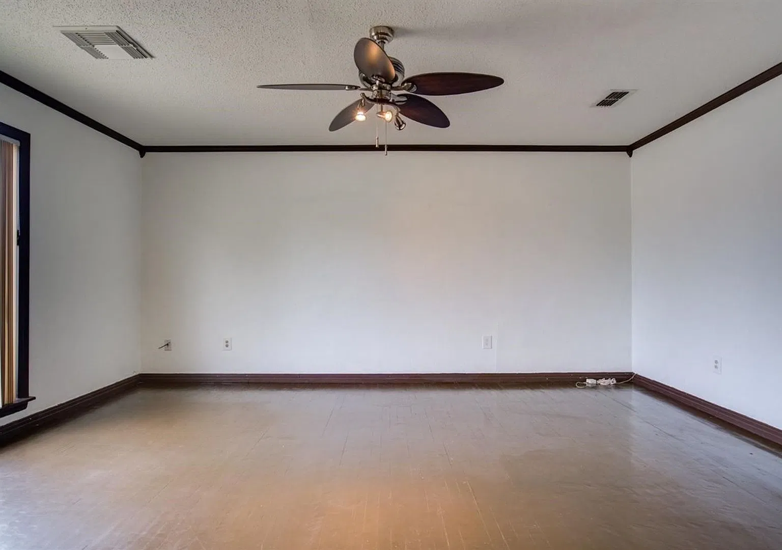 2-Bedroom Home with Garage & Fenced Yard — Photo 4