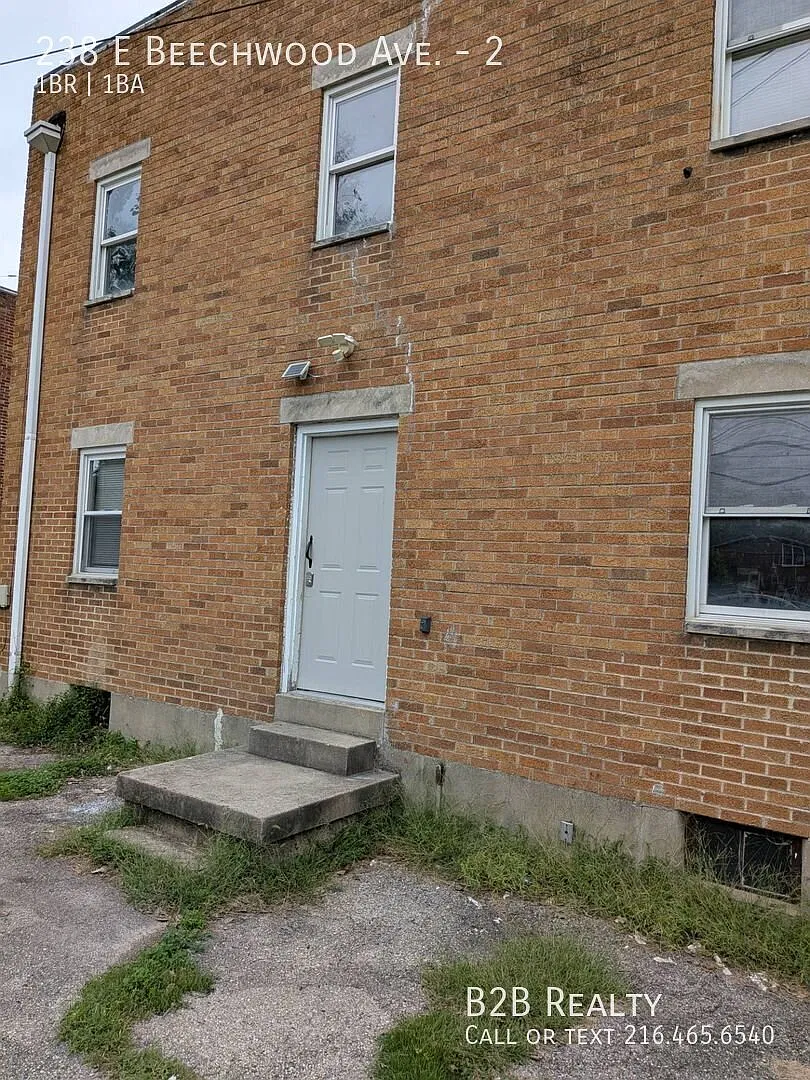 Charming 1-Bedroom Property in Prime Location — Photo 3
