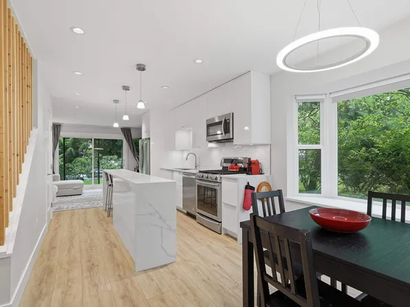 4212 Garden Grove Dr, Burnaby, BC V5G 4G6