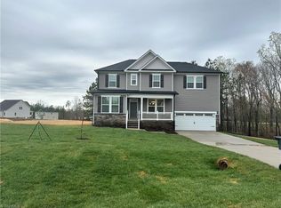 2100 Dock Ridge Dr, Stokesdale, NC 27357