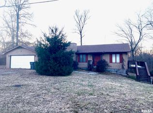 1005 S Pine Tree Dr, Carterville, IL 62918