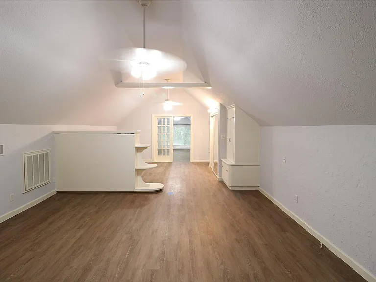 1702 Cougar Creek St — Photo 3