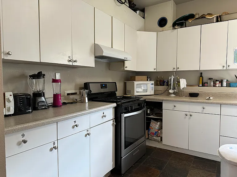 4307 11th Ave NE #8 — Photo 8