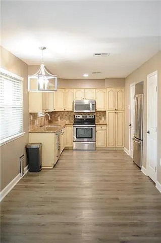 322 Valencia Dr — Photo 4