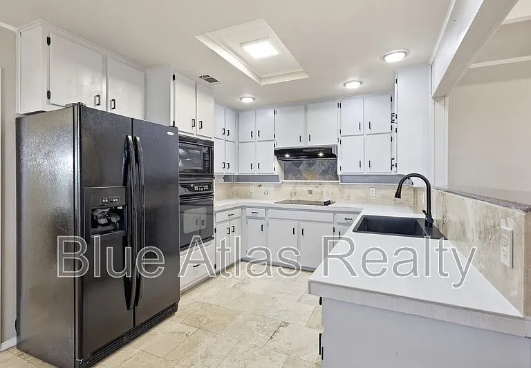4856 Starcrest Ct — Photo 9
