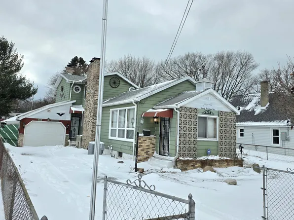 2231 Hughes Ave, Norton Shores, MI 49441