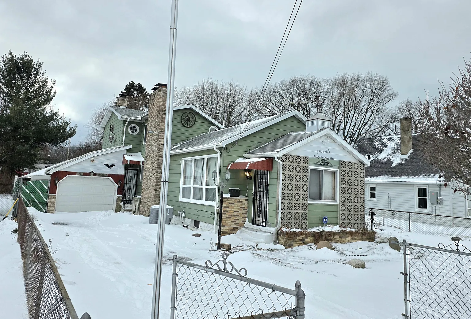 2231 Hughes Ave photo 1