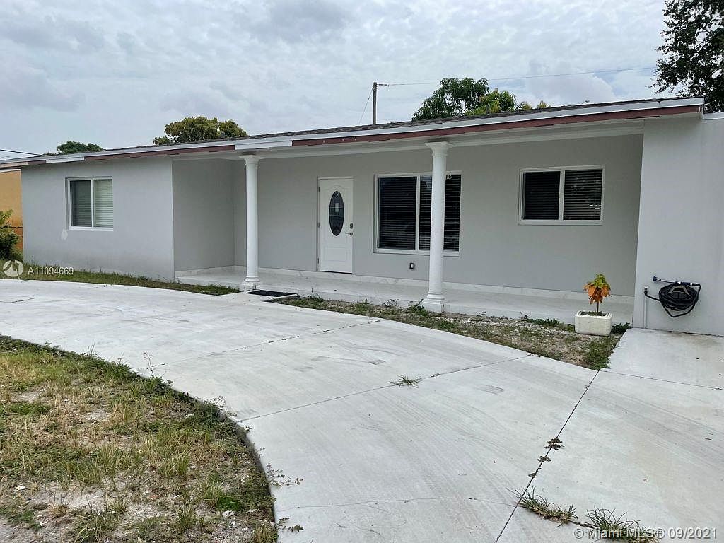 3010 NW 184th St, Miami Gardens, FL 33056