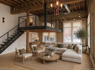 17 W Lawrence St #2D, Pontiac, MI 48342