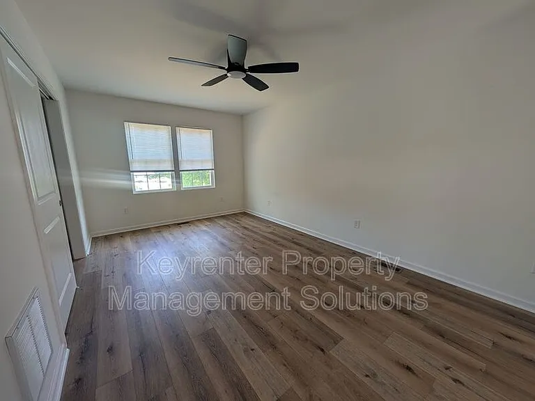 55 Breezewood Dr — Photo 25
