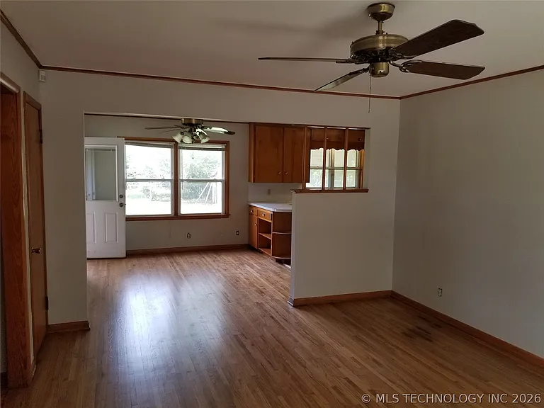 3732 E 30th St — Photo 3