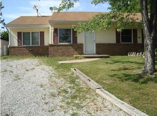 605 Village Sq, Elberfeld, IN 47613