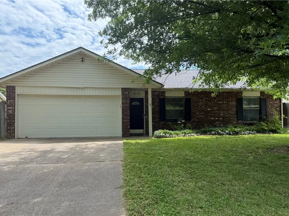 415 Rodric Cir, Siloam Springs, AR 72761