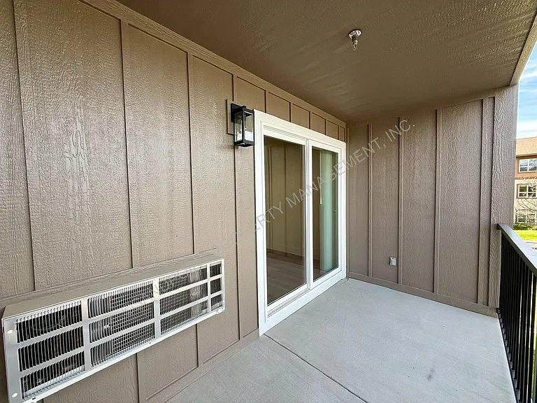 424 S Olive Ave #202 — Photo 12