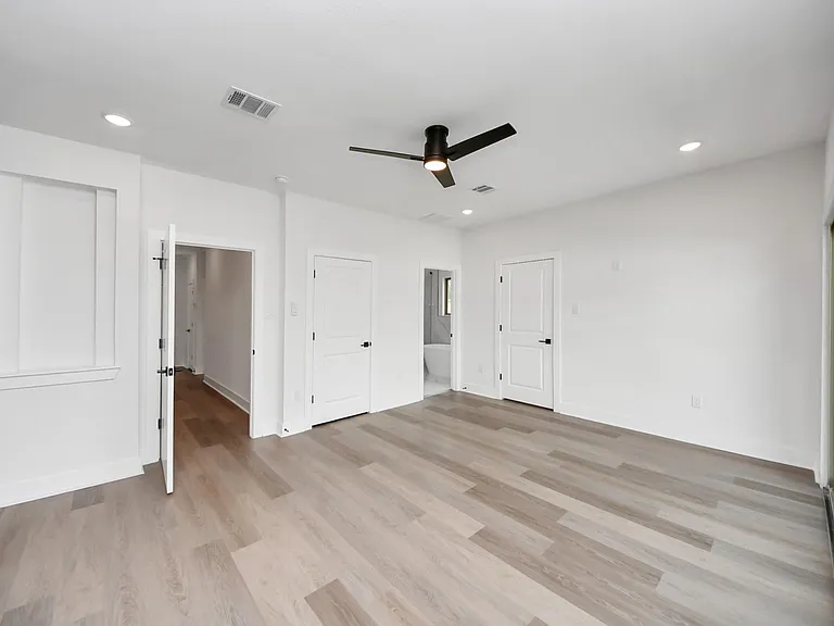 5630 Dolores St — Photo 20