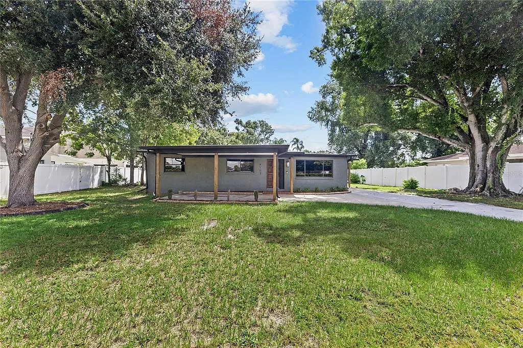 3 bed, 2.0 bath, 1265 sqft, $3,400 — Photo 3