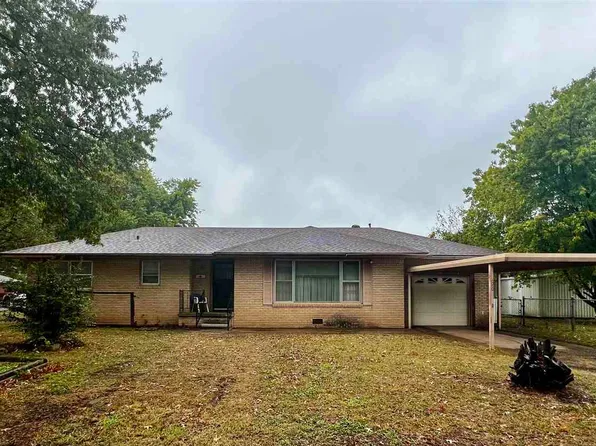1517 S E St #S, Blackwell, OK 74631