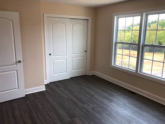 2nd image of 615 Twisted Oak Dr