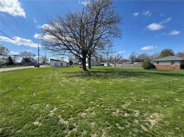 817 Glendale Ave, Tilton, IL 61833