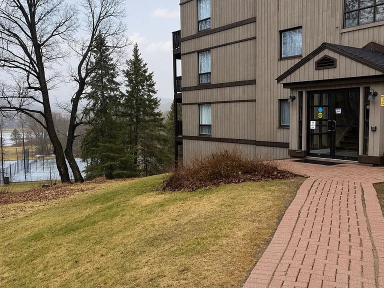 1235 Deerhurst Dr #51-304 — Photo 9