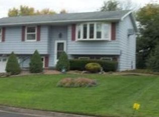 1062 Sarah Ln, Endicott, NY 13760