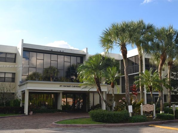 491 Racquet Club Rd APT 302