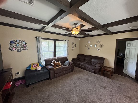 3rd image of 413 Schleicher St