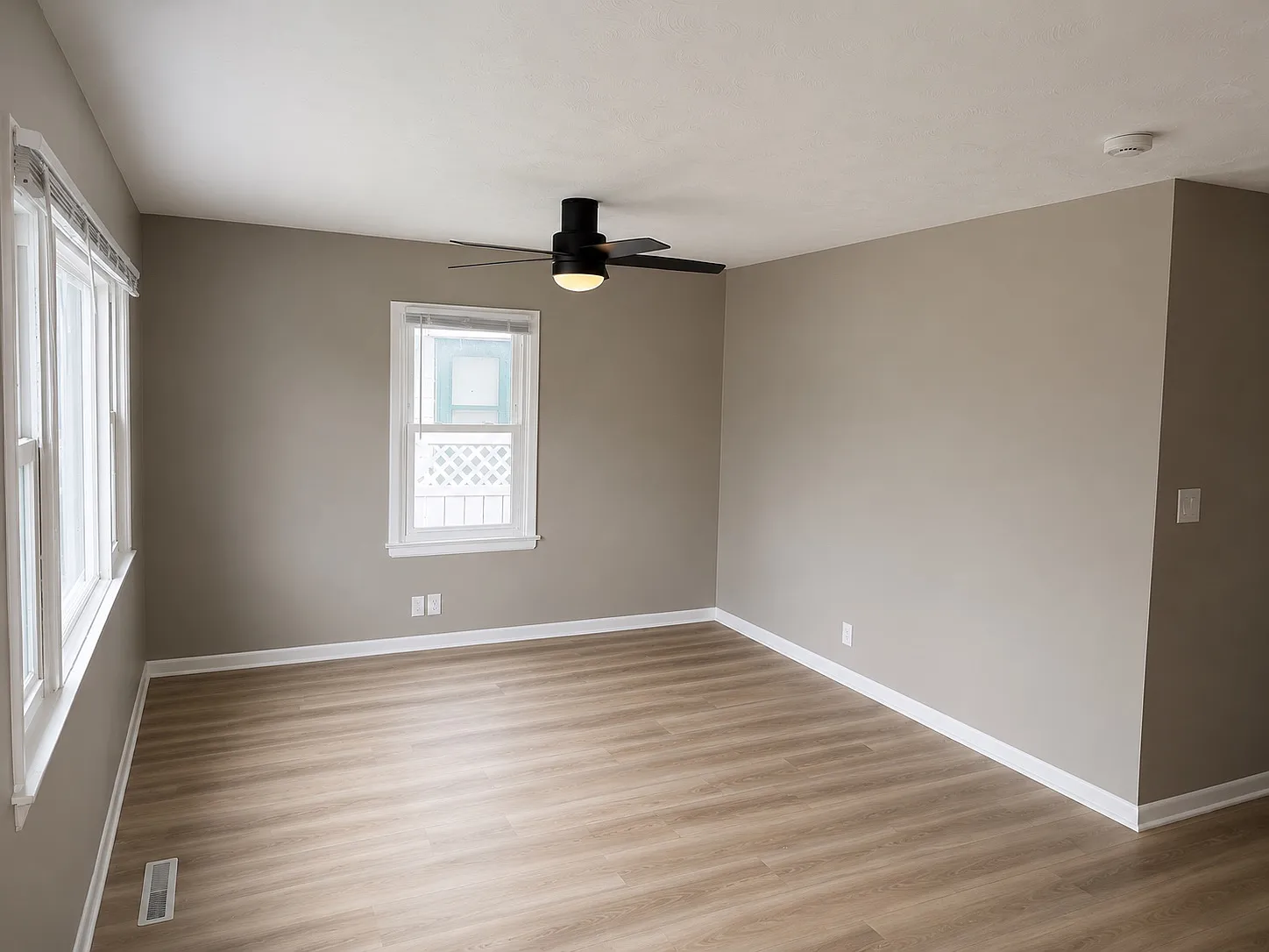 3405 3rd Ave — Photo 3