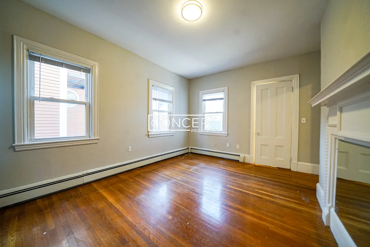 Building Photo - 63-65 Dana St #8