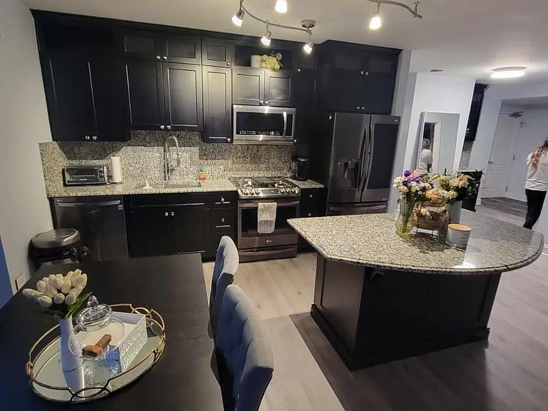 630 N State St #1201 — Photo 1