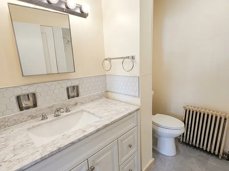243 N 4th St #1 — Photo 10