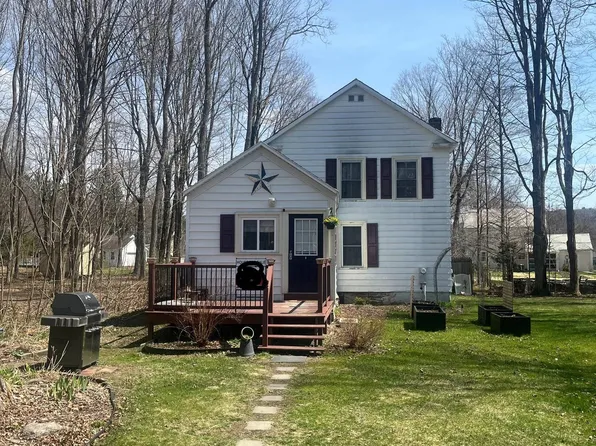 37 Academy St, Cambridge, NY 12816