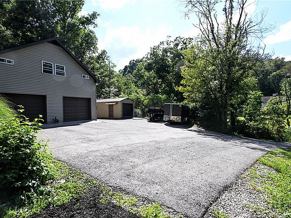 4th image of 382 Fry Hollow Rd