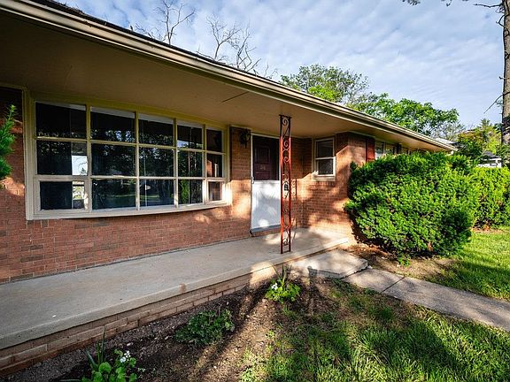 5th image of 216 Orchard Ln