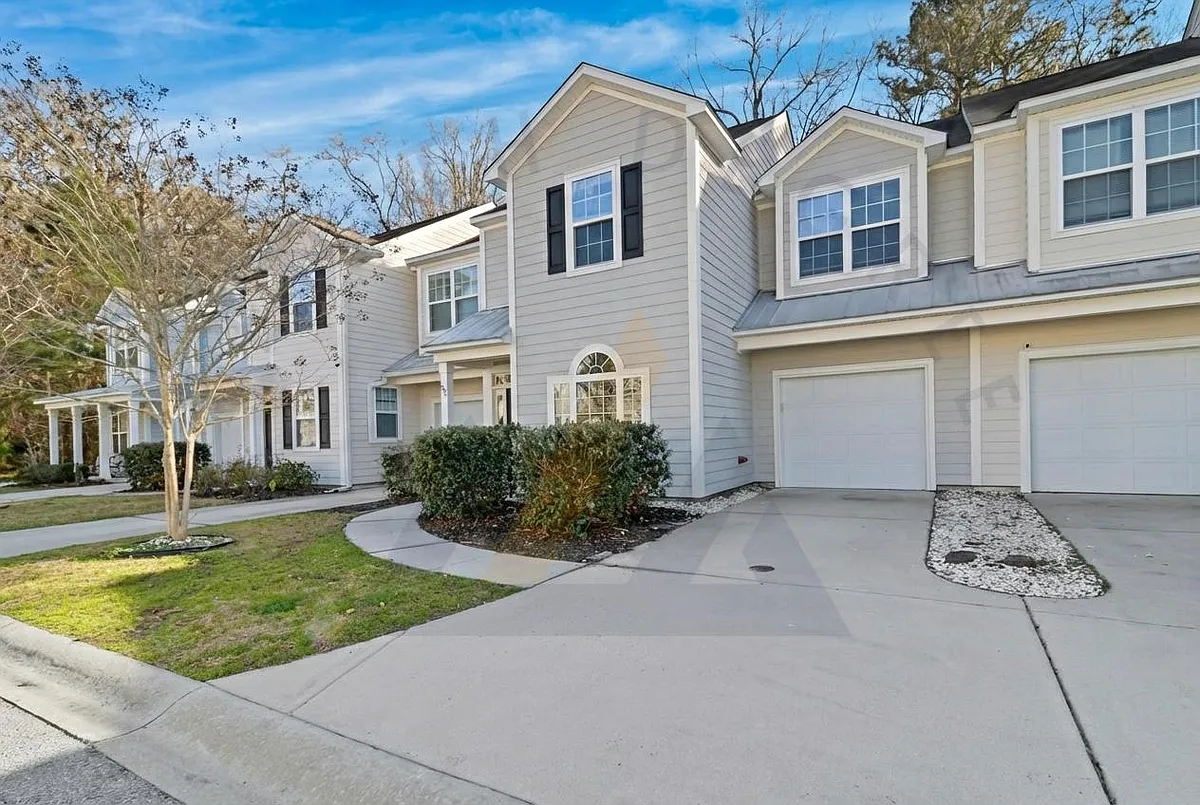 Unit Photo - 206 Plumgrass Way