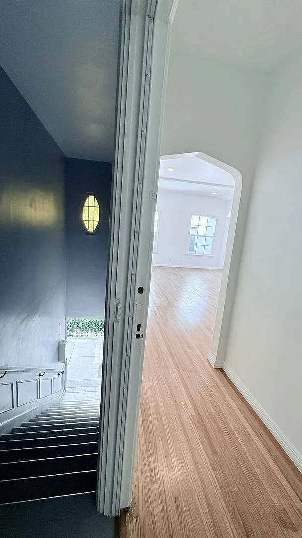 (73) The Maisel Manor — Photo 3