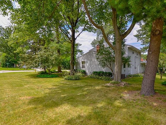 4th image of 1439 Springdale Ln