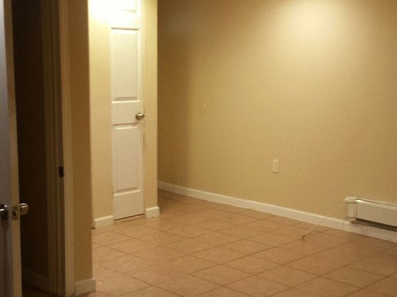 5th image of 3337 Seymour Ave