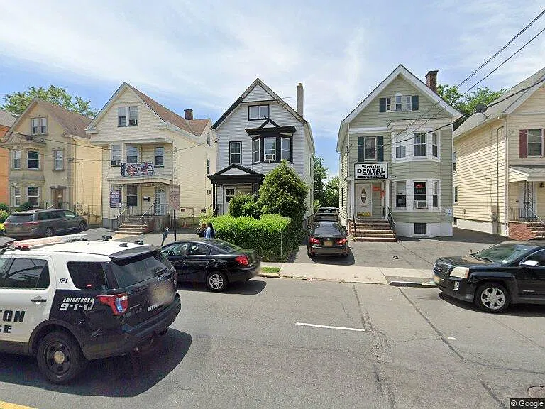 2 bed, $1,950 — Photo 1