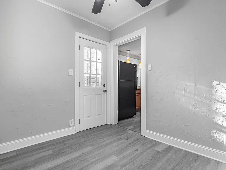 312 Upland Ave — Photo 5