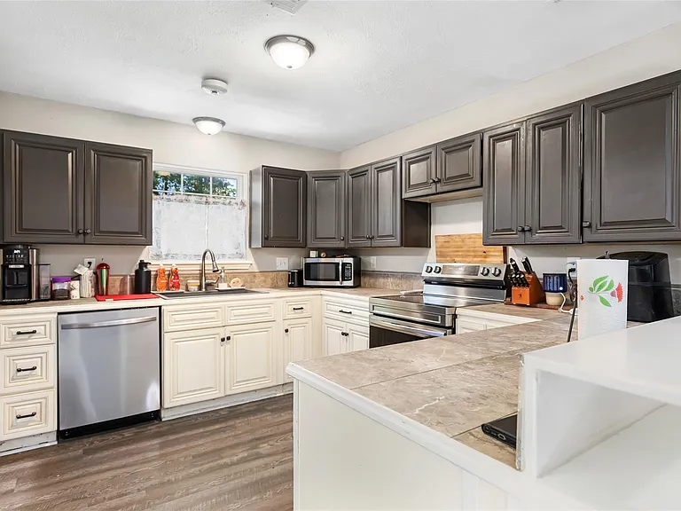 218 Waterfall Dr — Photo 18