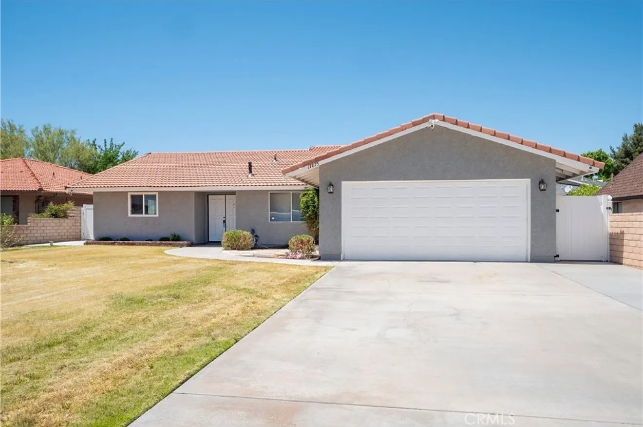 3 bed, 1661 sqft, $3,100 — Photo 1