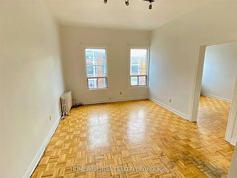 1582 Queen St W #1 — Photo 6