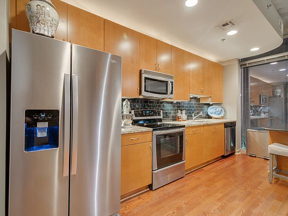 5th image of 301 Demonbreun St Unit 411