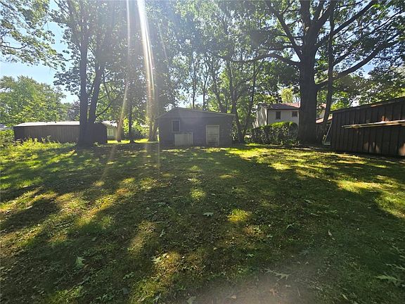 4th image of 470 Glenridge Rd