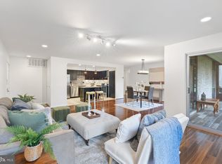 1 Stonehenge Cir APT 4, Baltimore, MD 21208