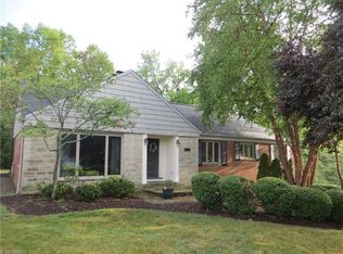 6924 Lawn Park Dr, Brecksville, OH 44141